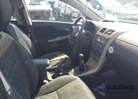 2010 Toyota Corolla S z USA, uszkodzony, nr VIN 2T1BU4EE6AC521210